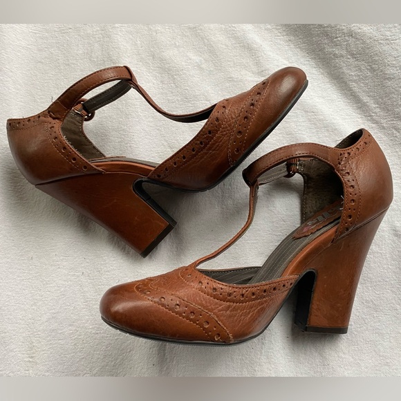 Nina Dolls Brown Leather T-Strap Heeled Shoes - Picture 4 of 7